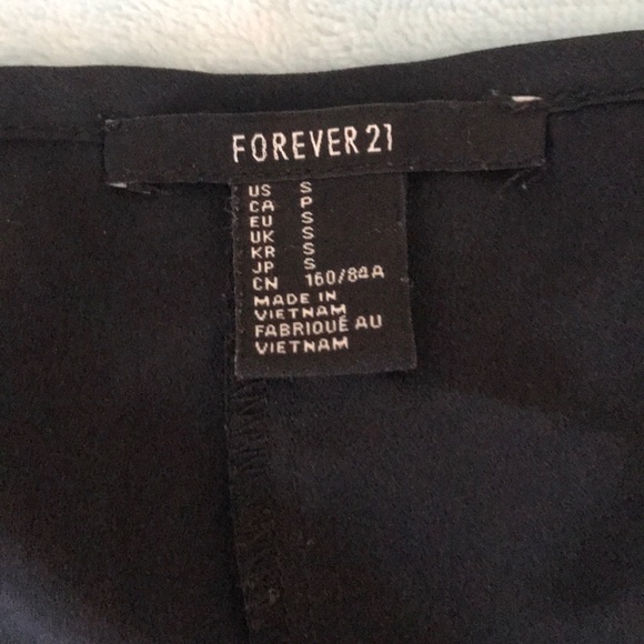 Forever 21 Black Top - Picture 3 of 3